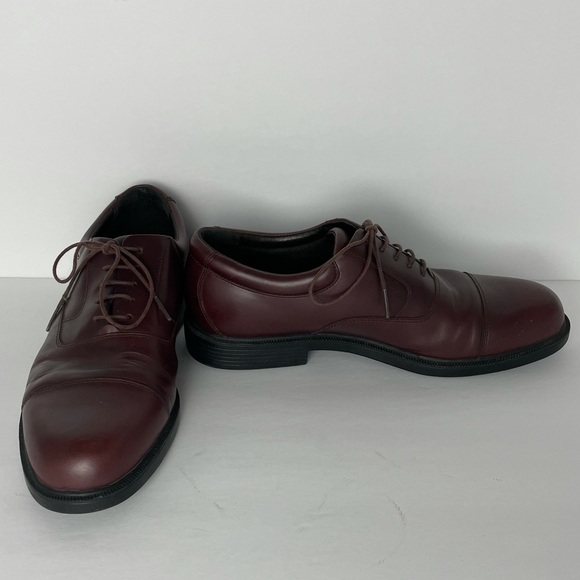 Rockport Men’s Leather Burgundy Cap Toe Oxford size 10M - Picture 3 of 8